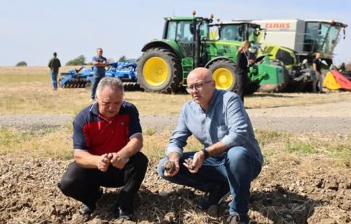 Vučević sa poljoprivrednicima u Pomoravlju: "Građani će izabrati rad, stabilnost i sigurnost" (FOTO)