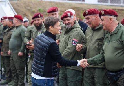 Brnabić: “Prepodne sam provela na Avali sa veteranima, koje niko ne sme i neće da zaboravi” (FOTO)