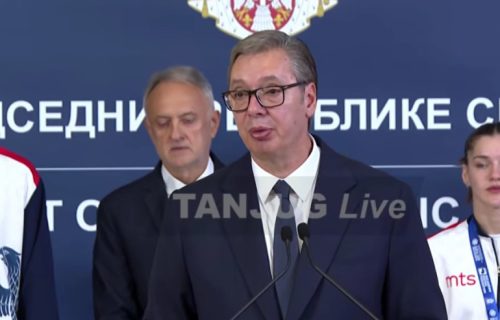 (UŽIVO) Vučić prima članove bokserske reprezentacije Srbije (VIDEO)