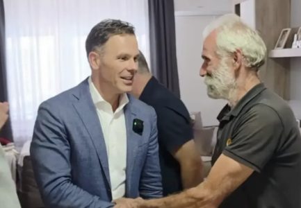 Ministar Mali obišao porodicu Marović u selu Gorić: “Srbija mora da čuva i poštuje svoje domaćine”