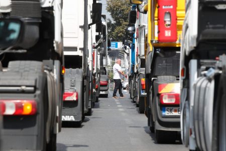 Vozači satima čekaju na izlazu iz Srbije: Najveće gužve na dva prelaza