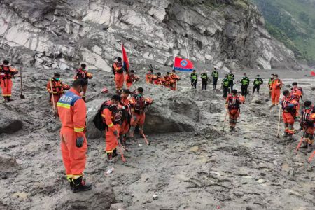 Katastrofa u Nepalu i Kini odnela više od 1.000 života: Skoro 4.000 ljudi vodi se kao nestalo