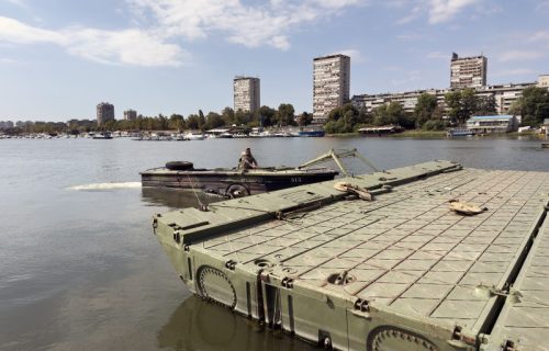 Važno za Zemunce: Uklonjen pontonski most preko Dunava koji je Lido spajao sa zemunskim delom obale