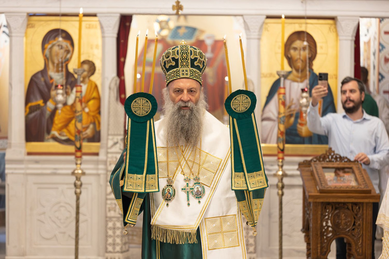 Blagoslov za nastupajuću školsku godinu: Patrijarh Porfirije služio svetu Liturgiju u Bogosloviji Svetog Save (FOTO)