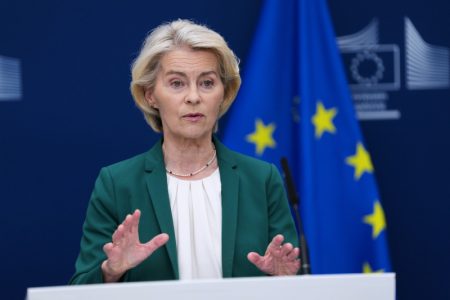Fon der Lajen: “Slike sa sahrane Ratka Mladića su bile šokantne”