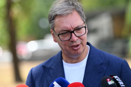 “Prosečna penzija uskoro 540 evra”: Vučić odgovorio na kritike i izneo brojke o rastu primanja penzionera