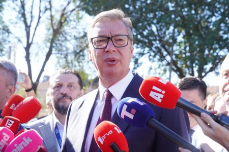 (UŽIVO) Predsednik Vučić u Nišu: Obilazi lokaciju za izgradnju nove Klinike i proširenje Naučno-tehnološkog parka (VIDEO)
