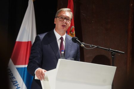 Sednica Glavnog odbora SNS-a u Nišu: Vučić se obratio nakon što je izglasan za nosioca liste (VIDEO)