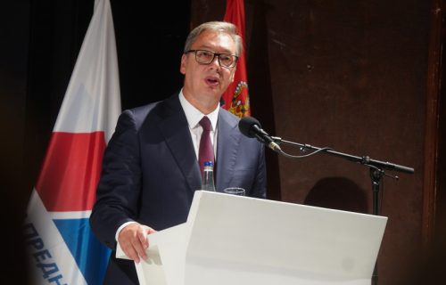 Sednica Glavnog odbora SNS-a u Nišu: Vučić se obratio nakon što je izglasan za nosioca liste (VIDEO)