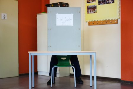 Neizvestan izborni dan u BiH posle neuobičajeno mirne kampanje