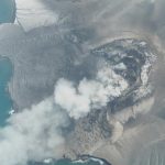 Apokalipsa u Indoneziji: Eruptirali vulkani, mrak i pepeo okovali zemlju, 150.000 ljudi zarobljeno