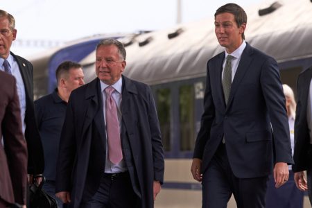 Izaslanici SAD prelomili: Stigli u Kijev kod Zelenskog direktno iz Moskve posle sastanka sa Putinom