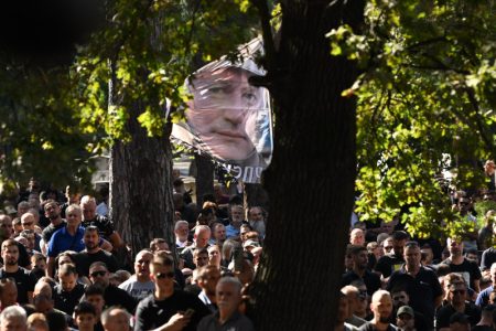 Ispraćaj Ratka Mladića: Sin Darko potresnim rečima rasplakao prisutne, Hagu poslao brutalnu poruku