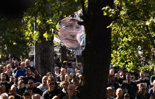 Ispraćaj Ratka Mladića: Sin Darko potresnim rečima rasplakao prisutne, Hagu poslao brutalnu poruku
