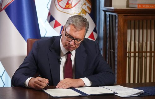Vučić raspustio Narodnu skupštinu i raspisao parlamentarne izbore koji će biti 25. oktobra