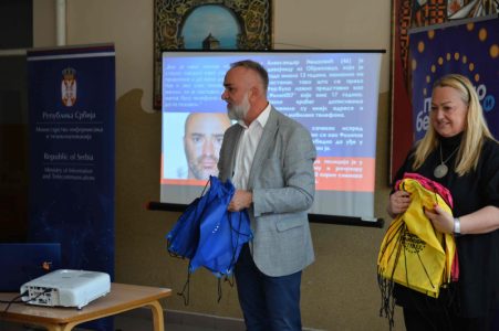 Fotografije, ucene i veštačka inteligencija: Održana edukacija zbog opasnosti na internetu