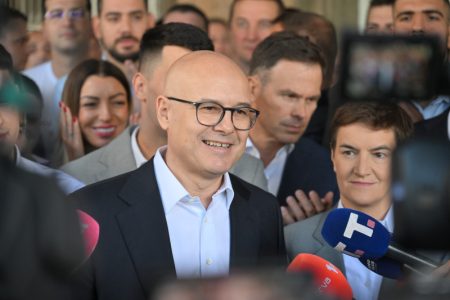 Vučević nakon predaje liste: “Verujemo u slobodnu i suverenu Srbiju, zato je Vučić kandidat za premijera”