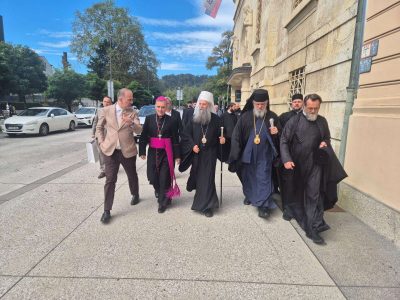 Patrijarh Porfirije nakon liturgije prošetao centrom Ljubljane, razgovarao s građanima