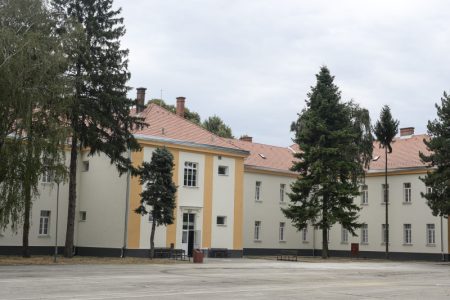 Vojnike u Šapcu čekaju obnovljene sobe i bežični internet: Rekonstruisano oko 2.000 kvadrata kasarne