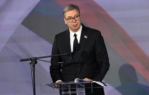 (UŽIVO) Vučić iz Palate Srbija: "Danas smo se okupili da proslavimo naše uskrsnuće i našu slobodu"
