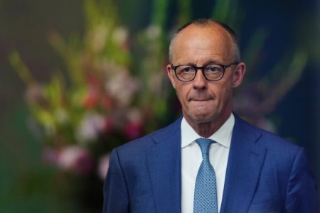 Šokantno stanje nemačke demokratije: Merc se grčevito drži fotelje, iako 78 odsto birača želi ostavku