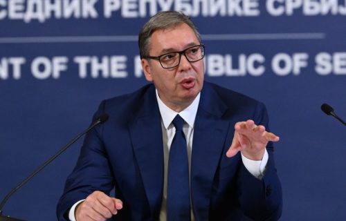 Vučić o napadima na aktiviste SNS: "U Novom Sadu tehohranitelj Srdanovića pesnicom udario ženu"