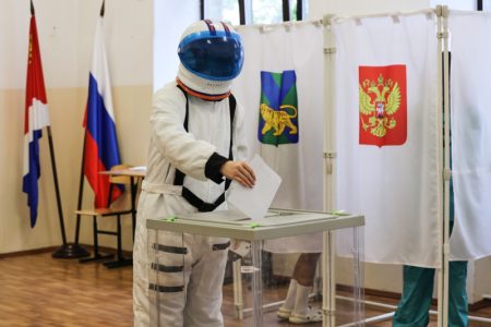 U Rusiji danas počeli trodnevni izbori za Državnu dumu: Bira se čak 20.700 poslanika