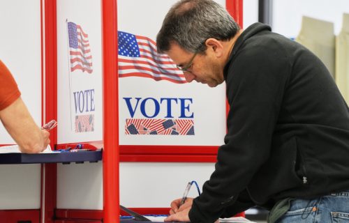 "Sejanje haosa pred izbore": New York Times tvrdi da Rusija ima devijantan plan za rušenje demokratije