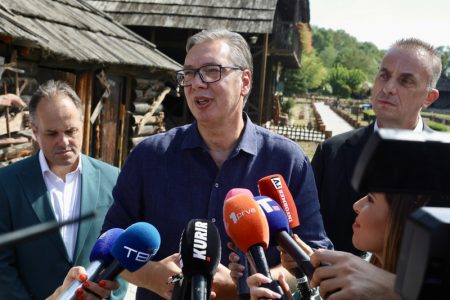 “Borite se najsnažnije moguće, ne budite kao oni”: Vučić u Velikoj Plani poslao moćnu poruku