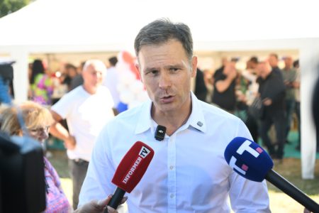 Mali na saboru kod Mladenovca: “Sledeće nedelje isplata 6.000 dinara državne pomoći” (FOTO)