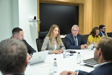 Đedović: “Moguće da se minimalne količine evro dizela iz rezervi stave na tržište”