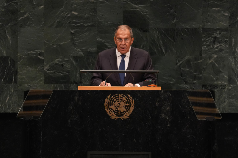 Lavrov prozvao politiku duplih standarda: Ugrožavaju živote milijardi, a teraju Srbiju da se odrekne KiM