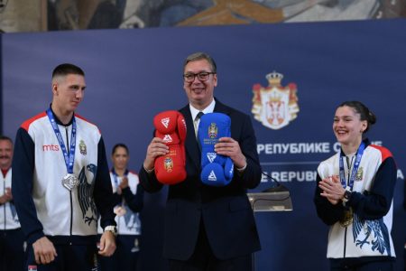 Predsednik Vučić primio članove bokserske reprezentacije Srbije (VIDEO)