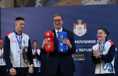 Predsednik Vučić primio članove bokserske reprezentacije Srbije (VIDEO)