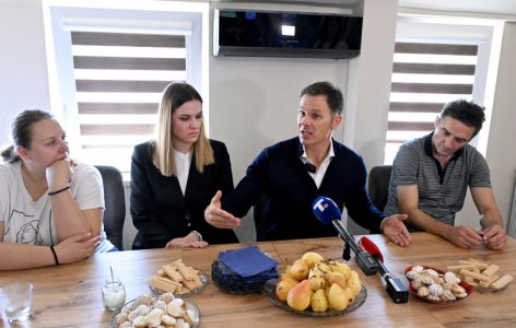 Učestvuje Siniša Mali: Počela edukativna tribina PIO fonda u Borči