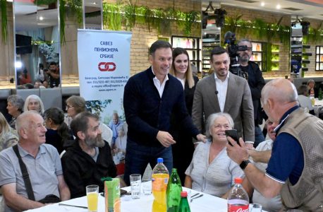 Mali sa penzionerima: “U Srbiji otvoreno više od 250 fabrika” (FOTO)