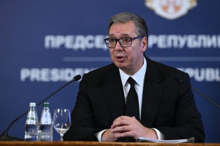 (UŽIVO) Aleksandar Vučić se obraća naciji iz Predsedništva: Danas je dan kada podnosim ostavku (VIDEO)