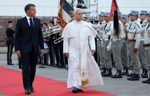 Papa Lav XIV završio posetu Francuskoj: Pred 35.000 ljudi uputio snažnu poruku Evropi