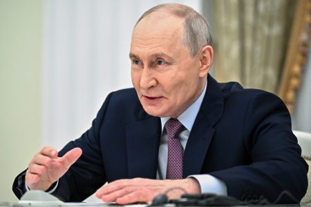 Skandal u Nemačkoj: Bivši kancelar otišao Putinu na rođendan, Berlin u šoku i besu