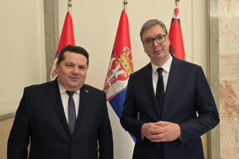 Stevandić hvali Vučića i Vojsku Srbije: “Nikada nije bila jača, zato nas se boje, ujedinjeni pobeđujemo”