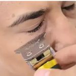 Zašto mladići odjednom briju trepavice? Bizaran trend na TikToku dovodi "looksmaxxing“ na novi nivo