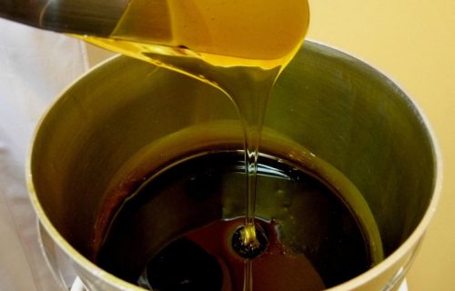 Domaća smesa za uklanjanje dlačica sa lica: Potrebna su samo tri sastojka