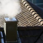 Ko plaća čišćenje zajedničkog dimnjaka? Ovo pravilo važi čak i ako ne koristite peć