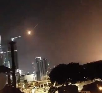 SAD potopile tankere, Iran zapalio nebo u Jordanu: Strašna eskalacija i snimci masovnog raketnog baraža