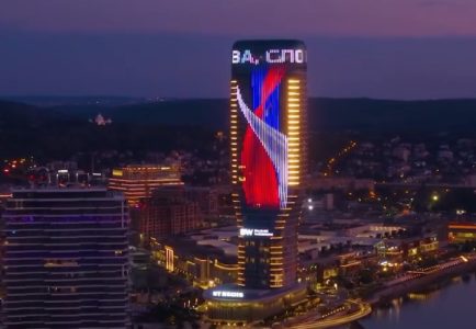 Kula Beograd zasijala u bojama srpske trobojke povodom Dana srpskog jedinstva (VIDEO)