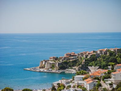 Hoće li Tači i dalje biti počasni građanin Ulcinja? Državni vrh Crne Gore ćuti pred nezgodnim pitanjem