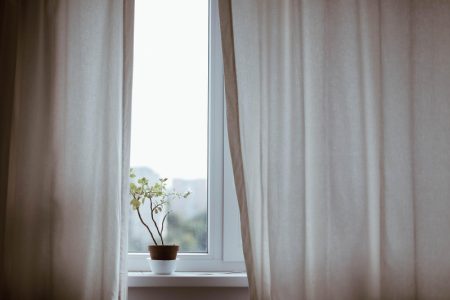 Jedan trik obavezno uradite pre grejne sezone: Potreban je samo papir, a može otkriti gde „beži“ toplota