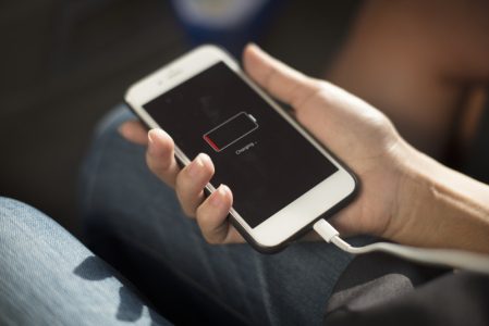 Puna telefonska baterija za 20 sekundi? Nova tehnologija bi mogla da napravi pravu revoluciju