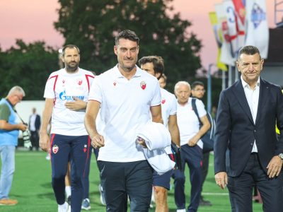 “Rival je šutnuo samo jednom”: Rijera zadovoljan posle Zvezdine “nule” na jugu