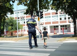 Počinje nova školska godina, u klupama 770.000 učenika, MUP uputio poseban apel